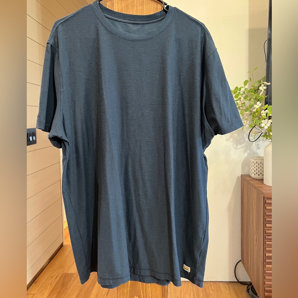 Strato Tech Tee
Color: Navy Heather
Size: XL